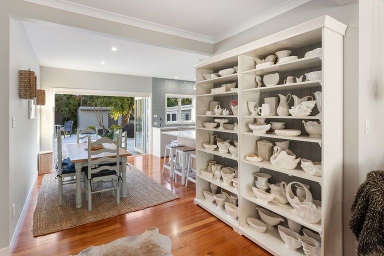 Photo of property in 12 Rawene Street, Waikanae, 5036