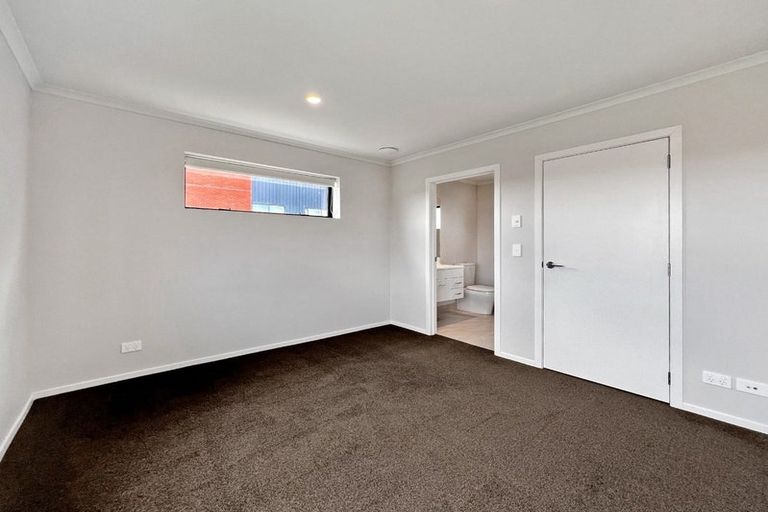 Photo of property in 91c Hobsonville Point Road, Hobsonville, Auckland, 0616