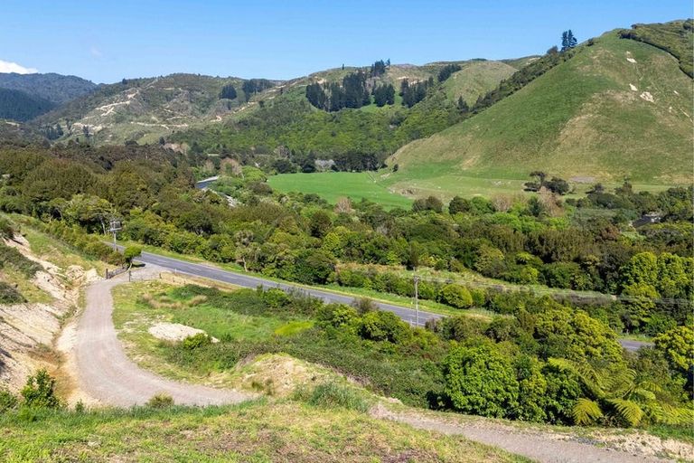 Photo of property in 213 Reikorangi Road, Waikanae, 5391