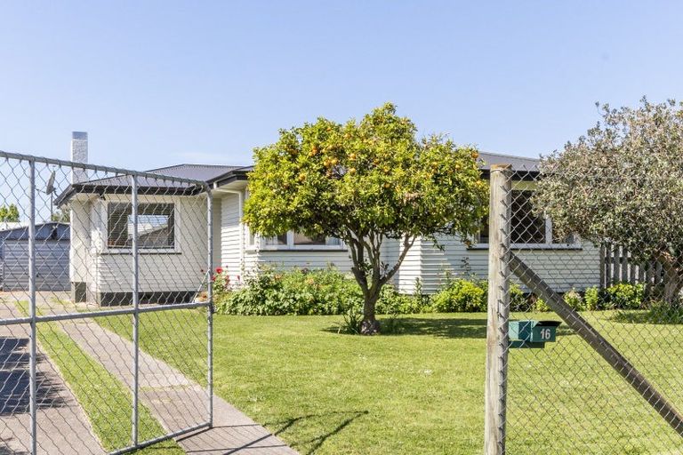 Photo of property in 16 Hitchings Avenue, Onekawa, Napier, 4110