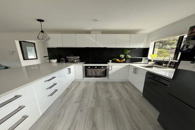 Photo of property in 58 Albatross Close, Whitby, Porirua, 5024