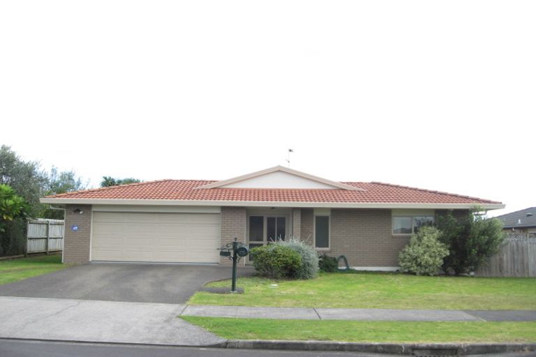 Photo of property in 8 Flora Place, Wattle Downs, Auckland, 2103