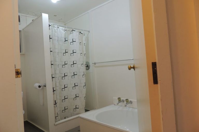 Photo of property in 15 August Street, Stokes Valley, Lower Hutt, 5019