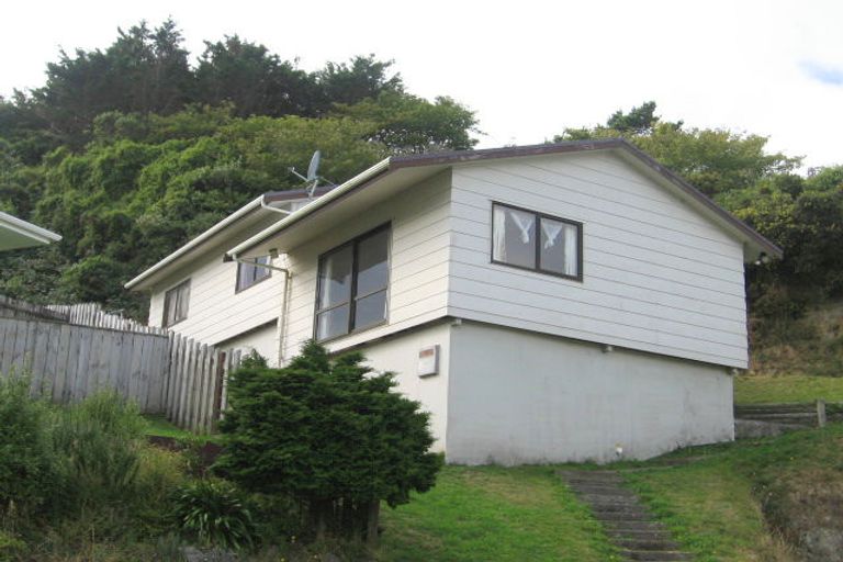 Photo of property in 36 Fiona Grove, Karori, Wellington, 6012