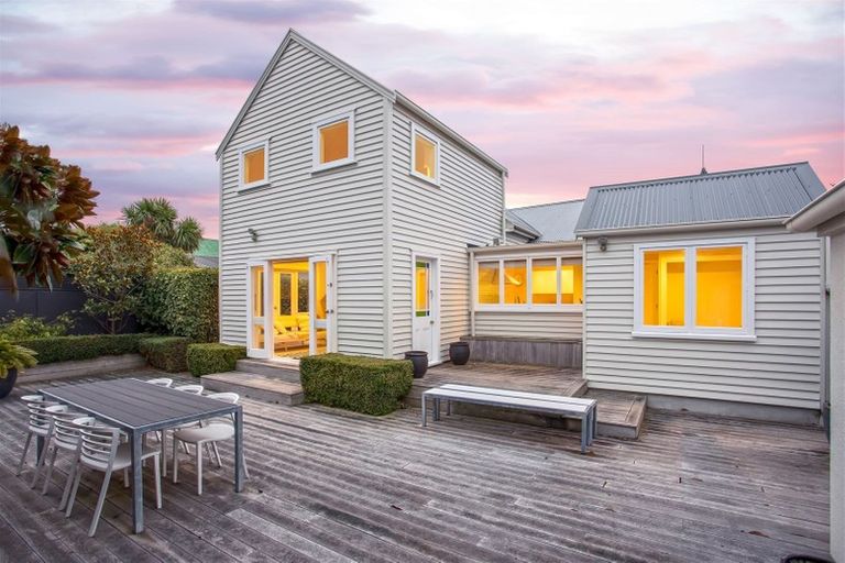Photo of property in 60 Wiggins Street, Sumner, Christchurch, 8081