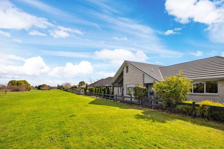 Photo of property in 34 Madison Street, Cambridge, 3434