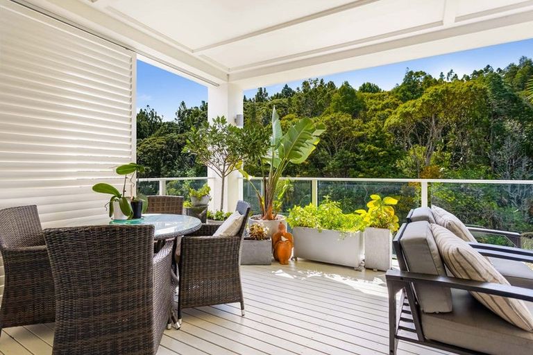 Photo of property in 16 Eaves Bush Parade, Orewa, 0931