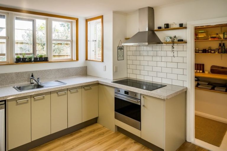 Photo of property in 26 Tuatoru Street, Eastbourne, Lower Hutt, 5013