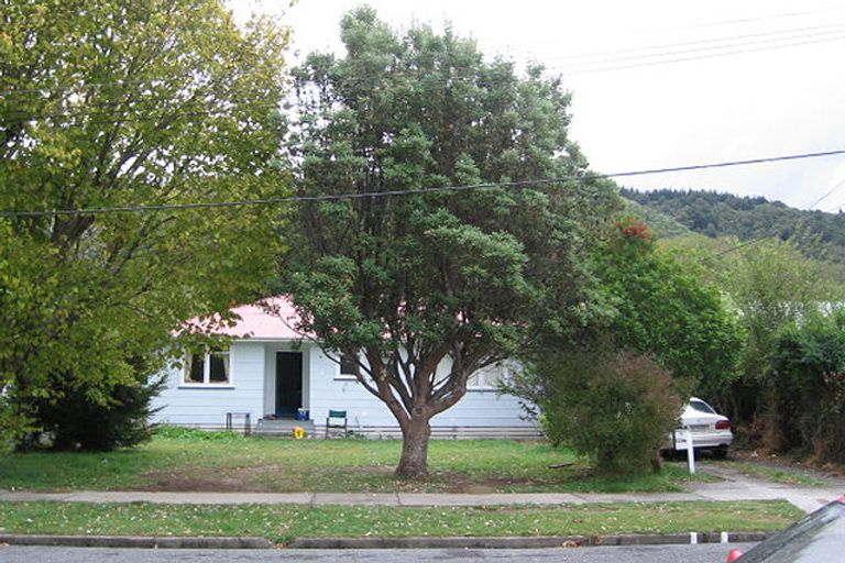 Photo of property in 3 Holdsworth Avenue, Trentham, Upper Hutt, 5018