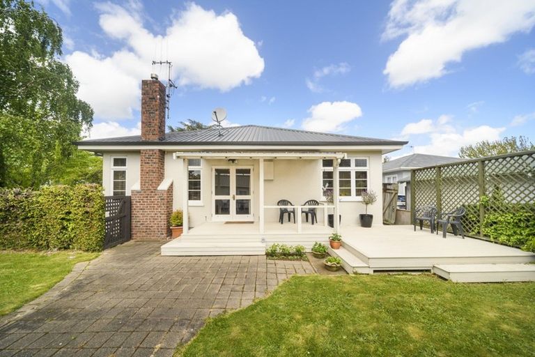 Photo of property in 32 Rangitira Avenue, Palmerston North, 4414