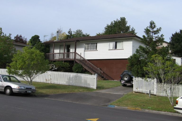 Photo of property in 7 Trengove Place, West Harbour, Auckland, 0618