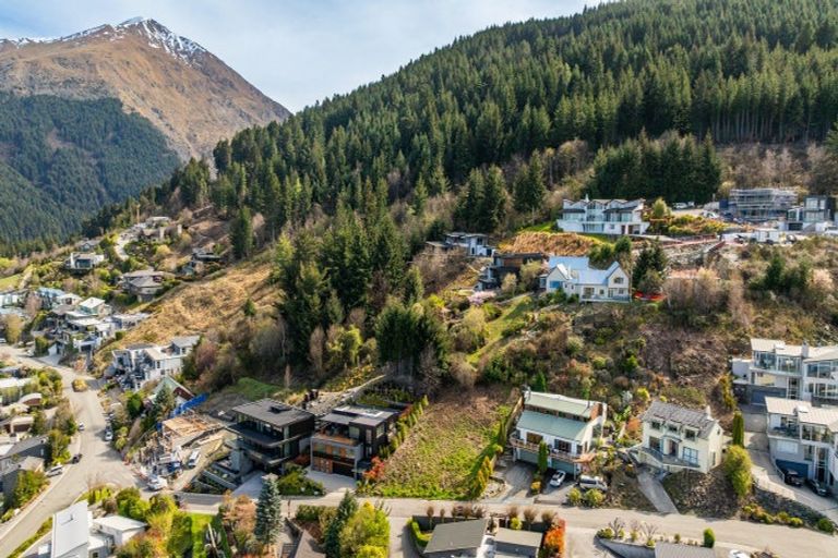 Photo of property in 8 Manchester Place, Queenstown, 9300