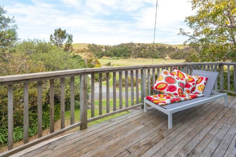 Photo of property in 4 Ocean Beach Road, Tairua, 3508
