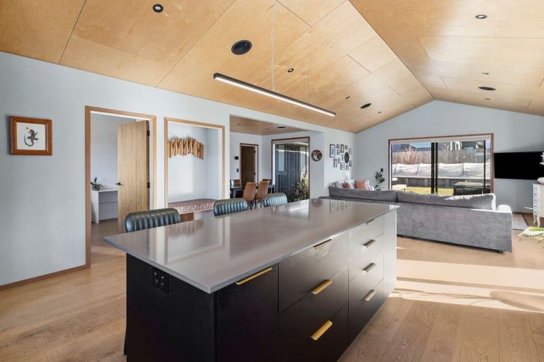 Photo of property in 9 Tahi Street, Albert Town, Wanaka, 9305