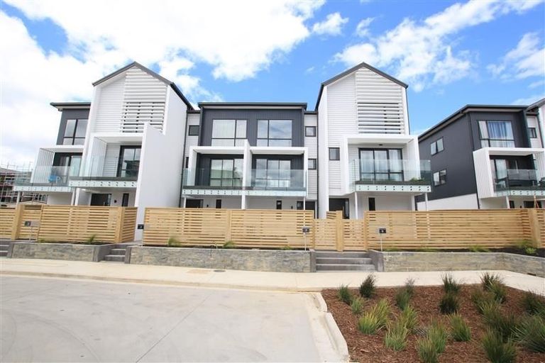 Photo of property in 7 Glenae Lane, Hobsonville, Auckland, 0618