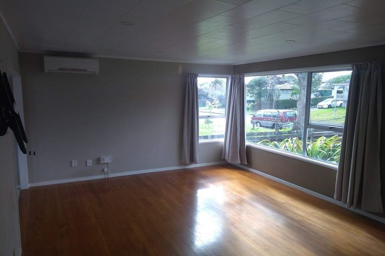 Photo of property in 59 Chilcott Road, Henderson, Auckland, 0612