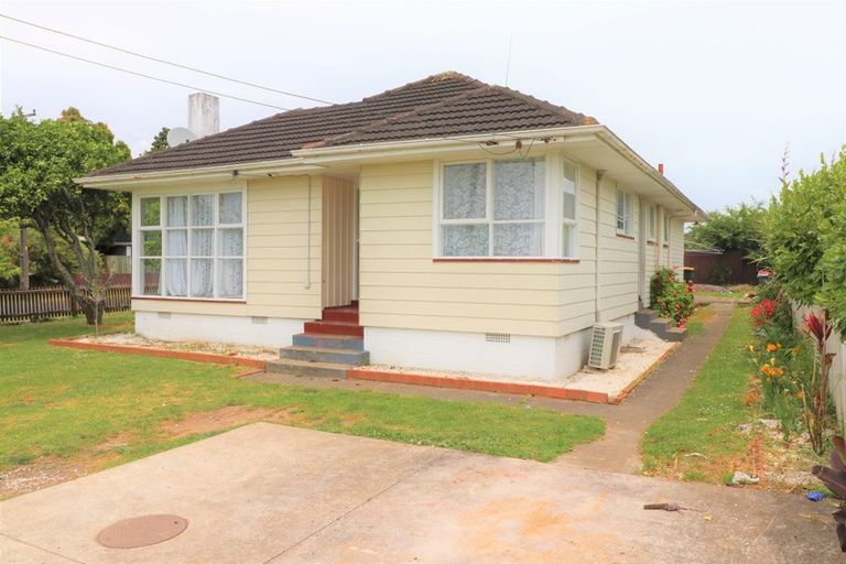 Photo of property in 2 Mervan Street, Mangere East, Auckland, 2024