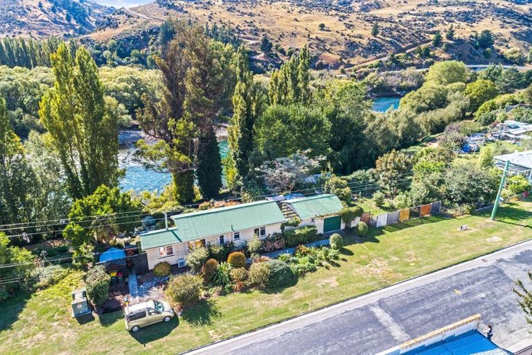 Photo of property in 96 Cheviot Street, Roxburgh, 9500