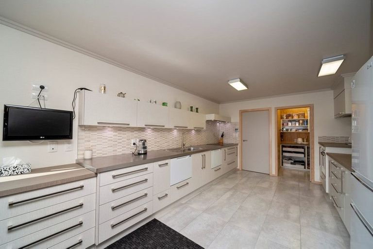 Photo of property in 10 Oriental Street, Welbourn, New Plymouth, 4312