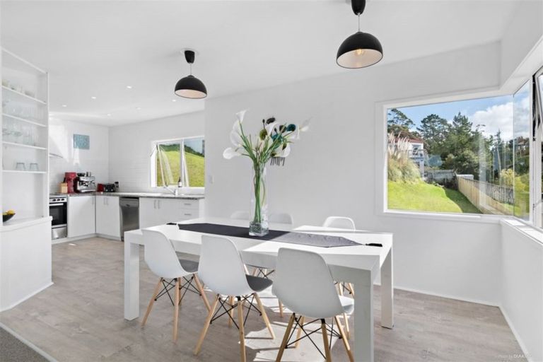 Photo of property in 1/49 Ferry Road, Arkles Bay, Whangaparaoa, 0932