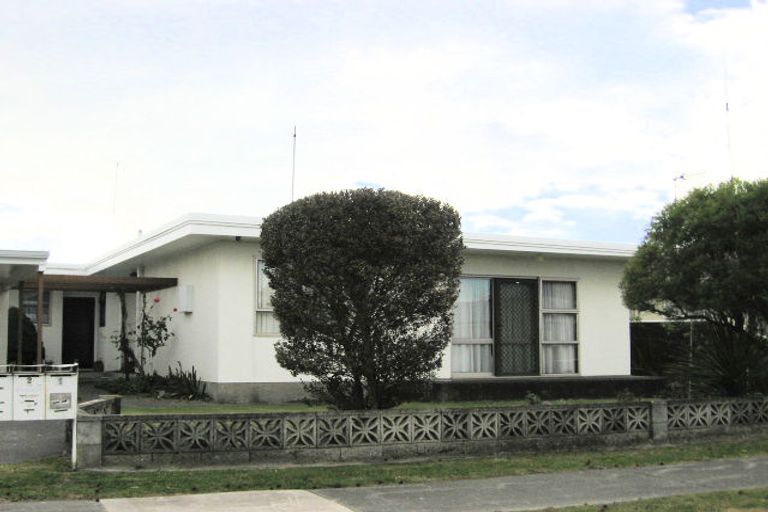 Photo of property in 2/20 Lyttelton Crescent, Tamatea, Napier, 4112