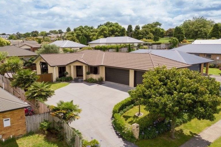 Photo of property in 18 Rosella Drive, Welcome Bay, Tauranga, 3112