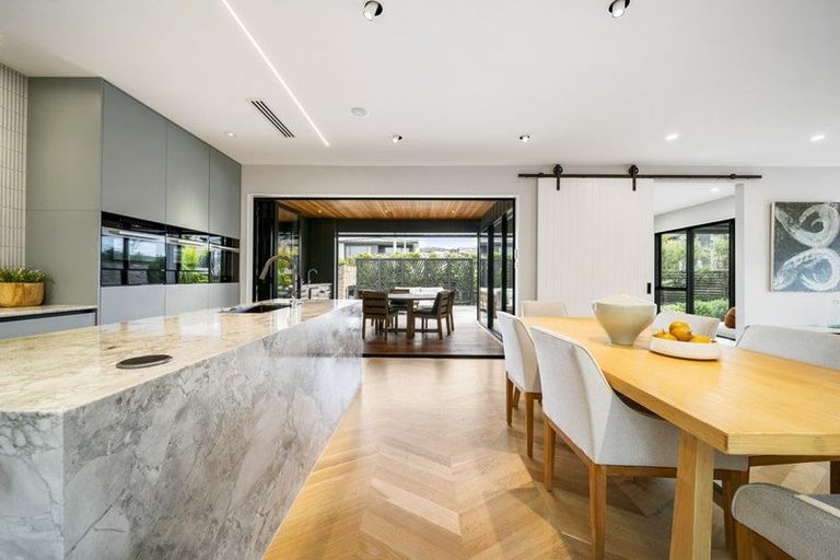 Photo of property in 2 Hanikura Street, Long Bay, Auckland, 0630