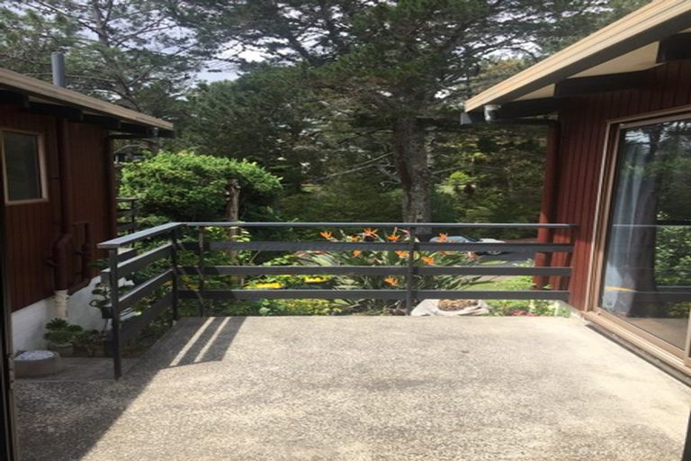 Photo of property in 2/13 Saddleback Rise, Murrays Bay, Auckland, 0630