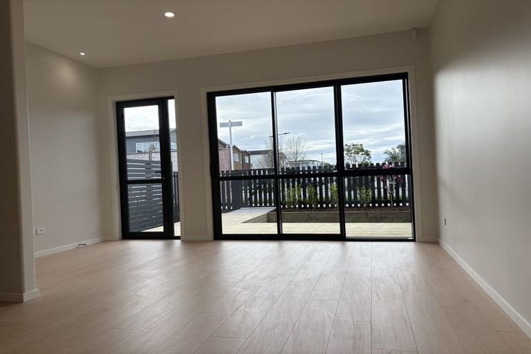 Photo of property in 28/14 Scott Road, Hobsonville, Auckland, 0616