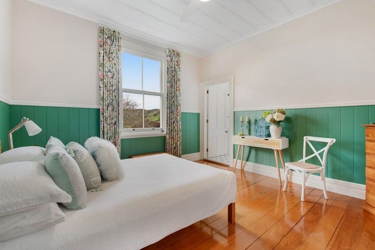 Photo of property in 14 Nelson Street, Helensville, 0800