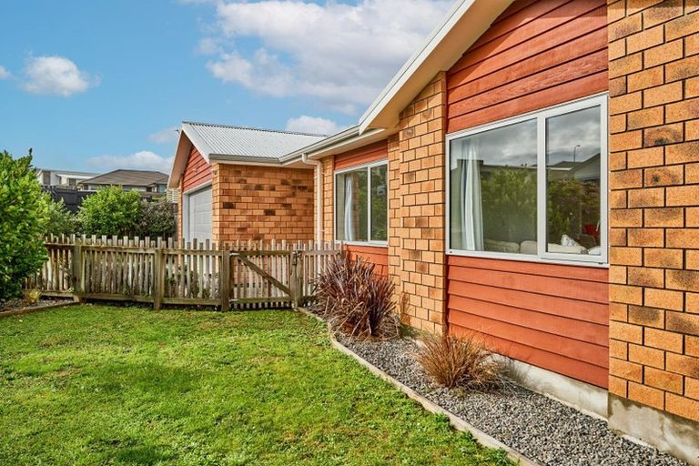 Photo of property in 21 Paparoa Crescent, Aotea, Porirua, 5024