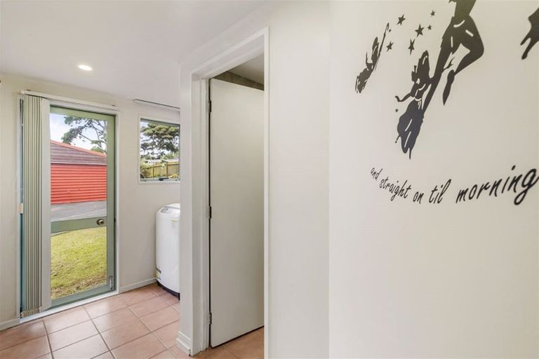 Photo of property in 13 Redfern Lane, Glenfield, Auckland, 0629