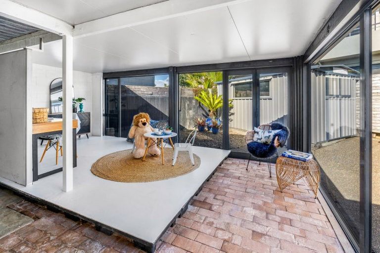 Photo of property in 8 Tuscan Place, Half Moon Bay, Auckland, 2012