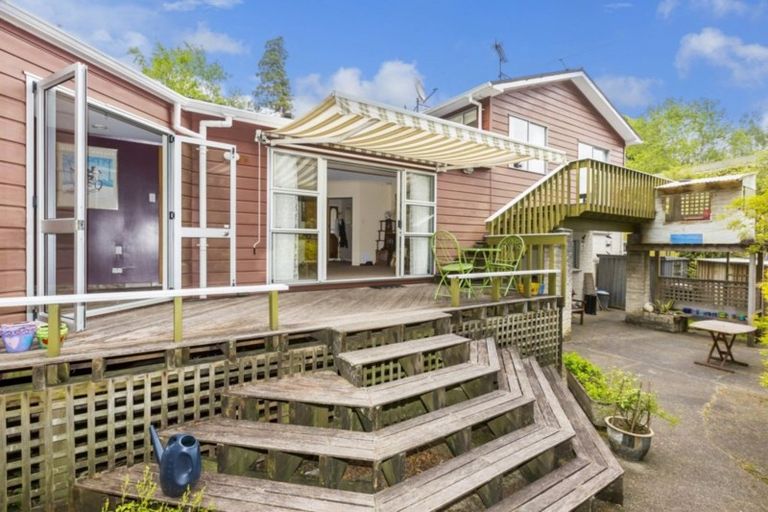 Photo of property in 61 Blue Mountains Road, Pinehaven, Upper Hutt, 5019