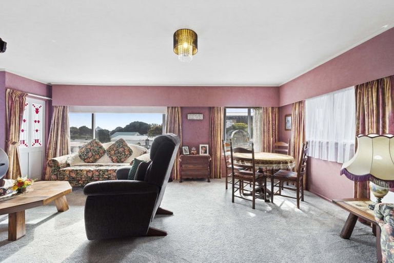 Photo of property in 1/422 Devon Street West, Lynmouth, New Plymouth, 4310