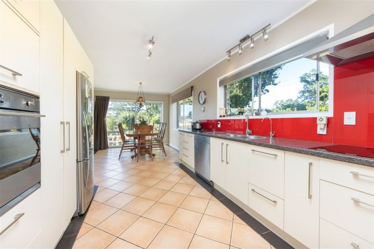 Photo of property in 74 Millbrook Road, Henderson, Auckland, 0612