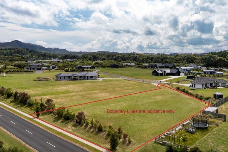 Photo of property in 8 Ribbonwood Lane, Kinloch, 3377