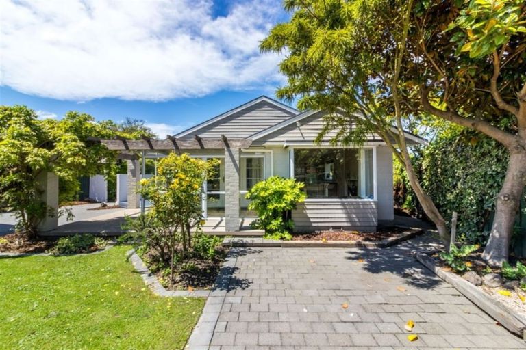 Photo of property in 8 Raxworthy Street, Ilam, Christchurch, 8041