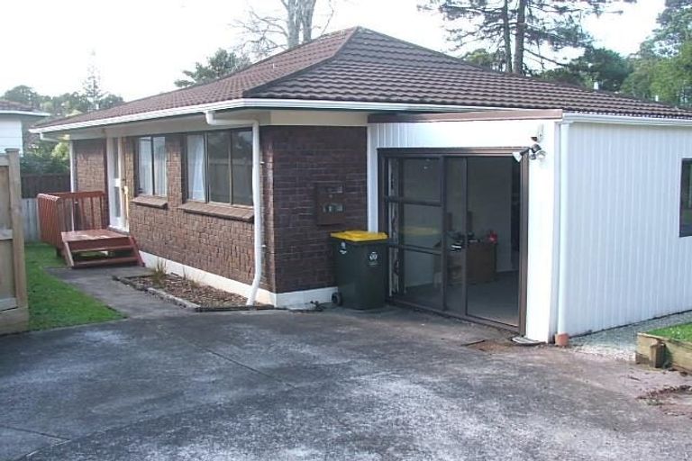 Photo of property in 2/24 John Gill Road, Shelly Park, Auckland, 2014