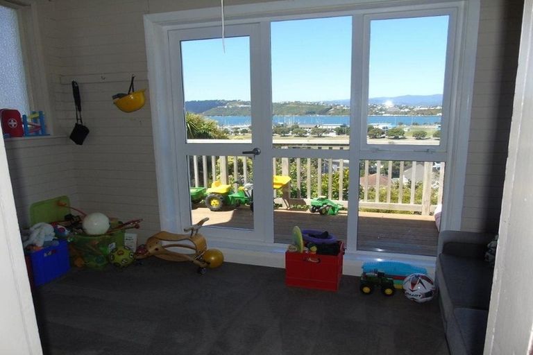 Photo of property in 17 Crawford Road, Kilbirnie, Wellington, 6022