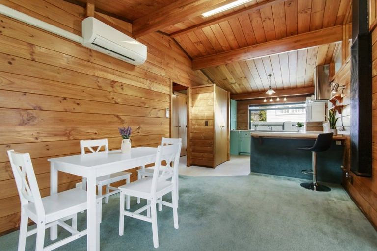 Photo of property in 8 Roband Crescent, Brown Owl, Upper Hutt, 5018