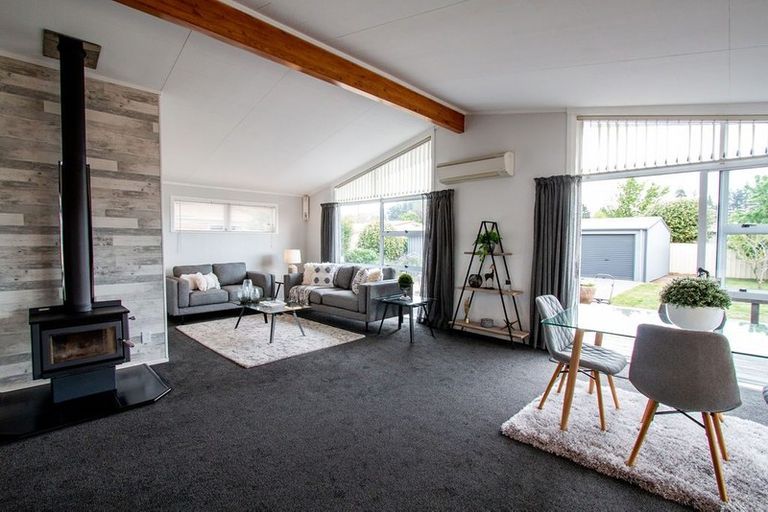 Photo of property in 11 Uta Street, Utuhina, Rotorua, 3015
