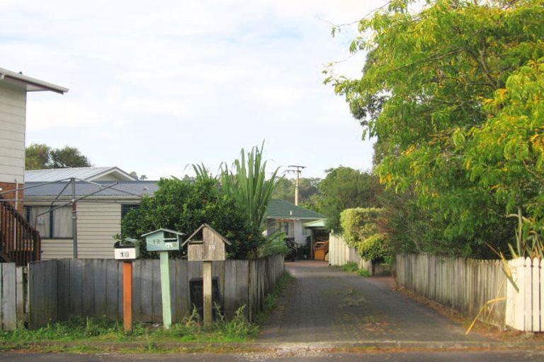 Photo of property in 12 Glen Close, Glen Eden, Auckland, 0602