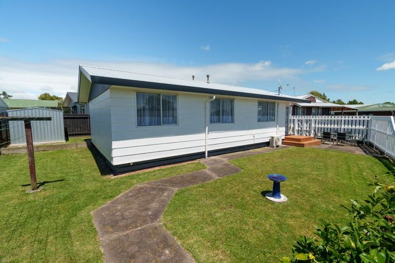 Photo of property in 33 Tiller Close, Kelvin Grove, Palmerston North, 4414