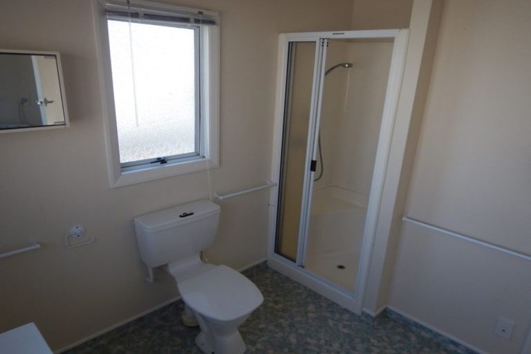 Photo of property in 13 Seaview Road, Marfell, New Plymouth, 4310