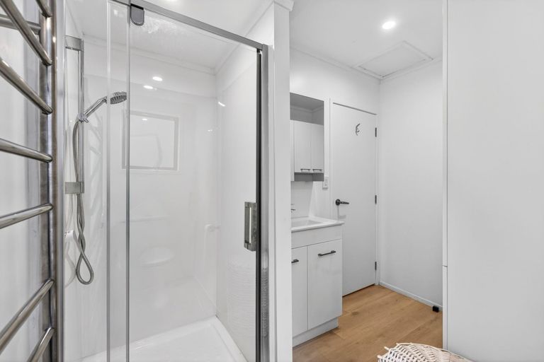 Photo of property in 11 Hillside Crescent, Leigh, 0985