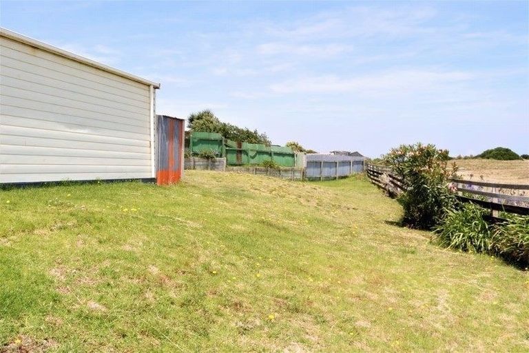 Photo of property in 5 Glenn Street, Castlecliff, Whanganui, 4501