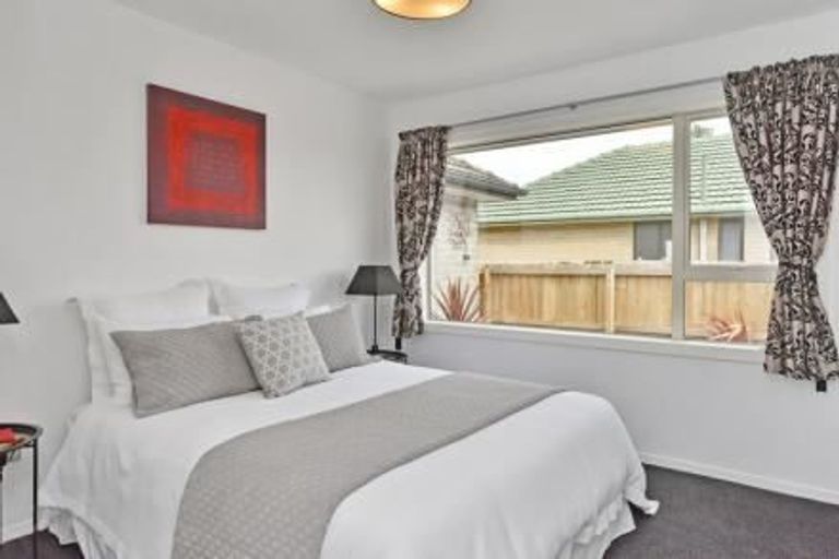 Photo of property in 1/37 Santa Rosa Avenue, Halswell, Christchurch, 8025