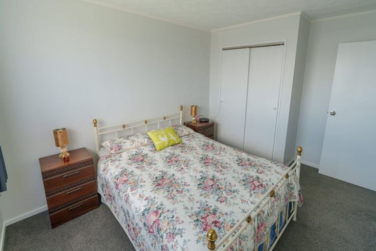 Photo of property in 33 Tiller Close, Kelvin Grove, Palmerston North, 4414