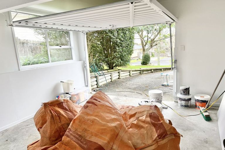 Photo of property in 21 Tudor Road, Henderson, Auckland, 0610